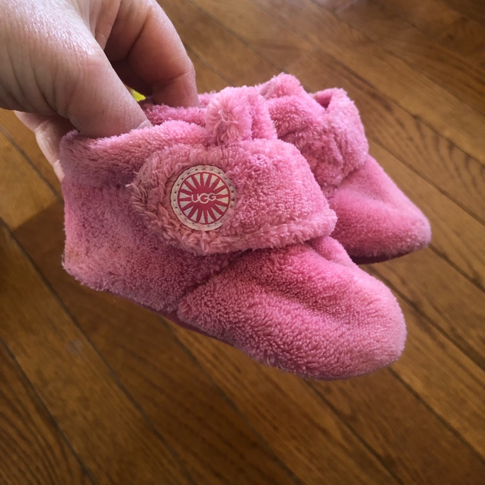 Baby Ugg Pink Slippers 2/3